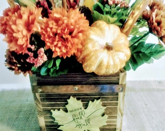Fall Floral Arrangement, Fall Centerpiece, Thanksgiving Centerpiece, Fall Floral with Hedgehog .Fall Rustic Arrangement, Farmhouse Floral