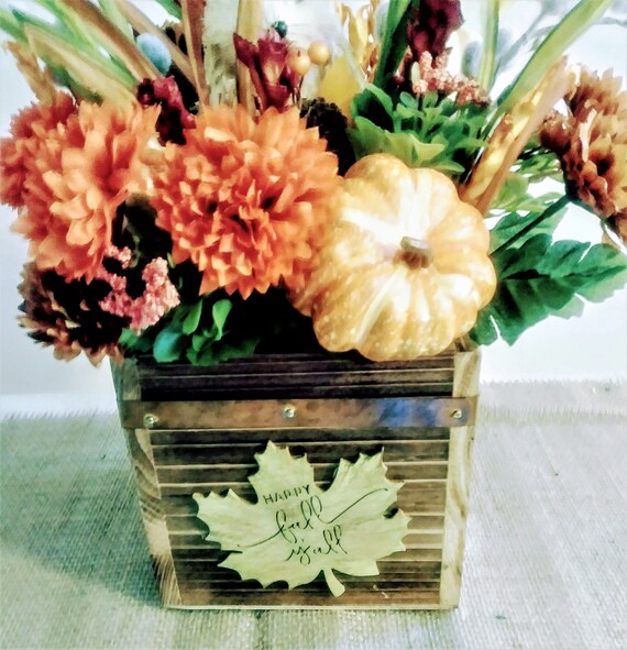 Fall Floral Arrangement, Fall Centerpiece, Thanksgiving Centerpiece, Fall Floral with Hedgehog .Fall Rustic Arrangement, Farmhouse Floral