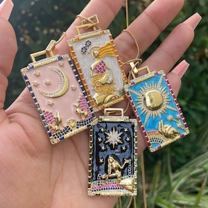 Collana con carta dei tarocchi in oro, gioielli con tarocchi, collana con strega, ciondolo con fortuna, collana per la migliore amica, regali per la festa della mamma