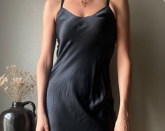 Vestido lencero vintage seda años 90 negro tirantes espagueti