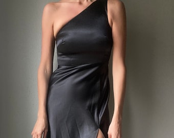 Stunning Secondhand Black Asymmetrical One Shoulder Evening Gown Dress