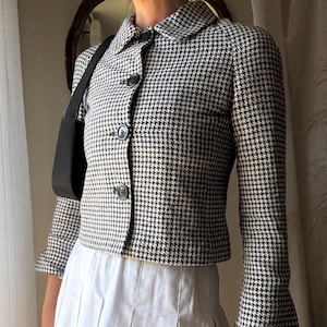 Vintage Silk Black and White Herringbone Cropped Blazer Black Front Buttons Petite