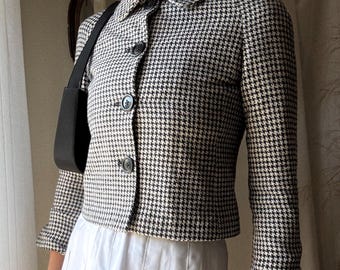 Vintage Silk Black and White Herringbone Cropped Blazer Black Front Buttons Petite