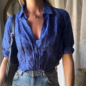 Vintage Bright Cobalt Blue Linen Silk Collared Button Up Blouse Abstract Pattern