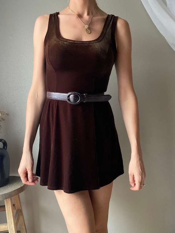 Cute Vintage BCBG Brown Velvet Strapless Mini Dres