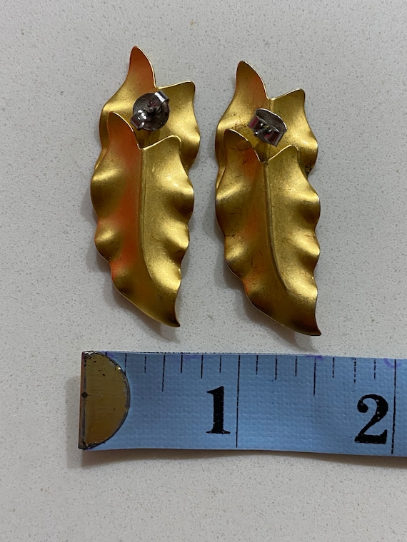 Vintage Gold Leaf Light Weight Statement Earrings - image 8