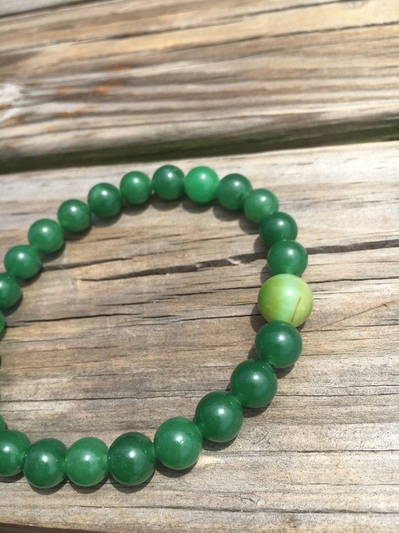 Genuine green jade stretch bracelet. 8 mm jade beads. | Etsy