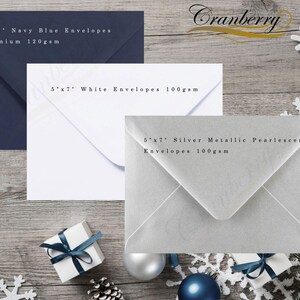 5 "x 7" Umschläge. 30er Pack - 10 Marineblau, 10 Silber, 10 Weiß. 133mm x 184mm. Perfekt für Weihnachtskarten. Packung farbige Umschläge