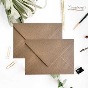 5x7 Kraftpapier-Umschläge 133 mm x 184 mm gummiert 110 g/m² naturbrauner Fleck