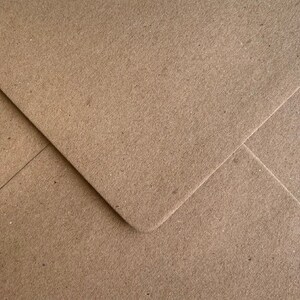 250er-Pack 5" x 7" Kraftpapier-Umschläge 133 mm x 184 mm Gummiert." Recyceltes Naturbraun. Geeignet für Grußkarten, Weihnachten, Einladungen, Samen