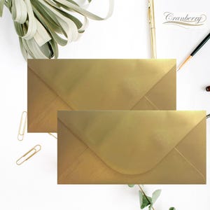 DL Gold Metallic Envelopes - 100gsm Gold Pearl Paper Envelopes for Invitations, Weddings, Greetings Cards, Party, Stationery (110x220mm)