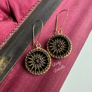 Mid Victorian ROUND Starburst Earrings, mid 19th century Victorian reproduction, Large Round 16k gold THIN wires Glass Crown earrings