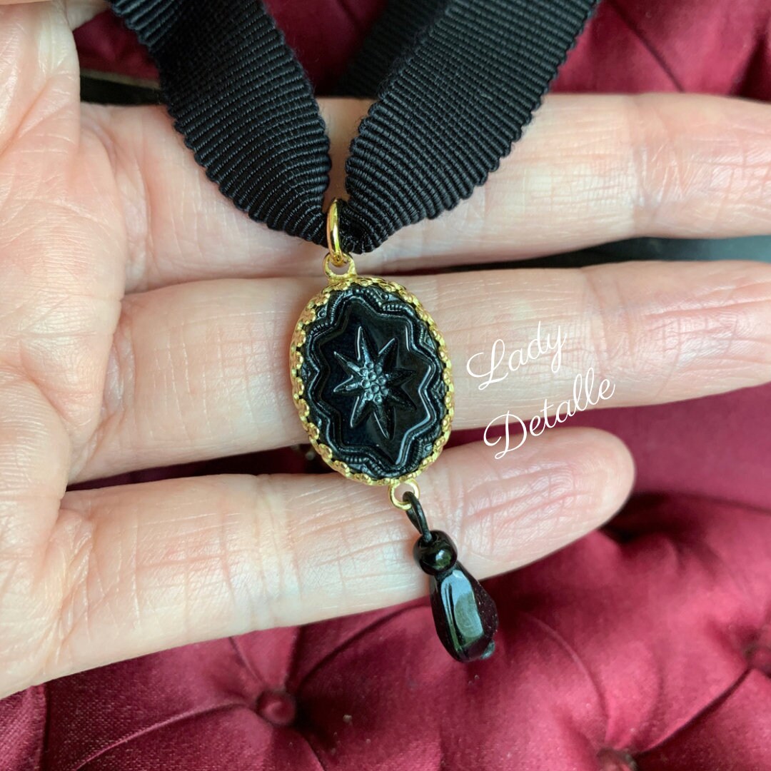 LE Victorian INTAGLIO Ribbon NECKLACE in Gold or Silver, Stunning Glass,  Late 19th Victorian Reproduction Black Ribbon Choker Necklace -  Hong  Kong