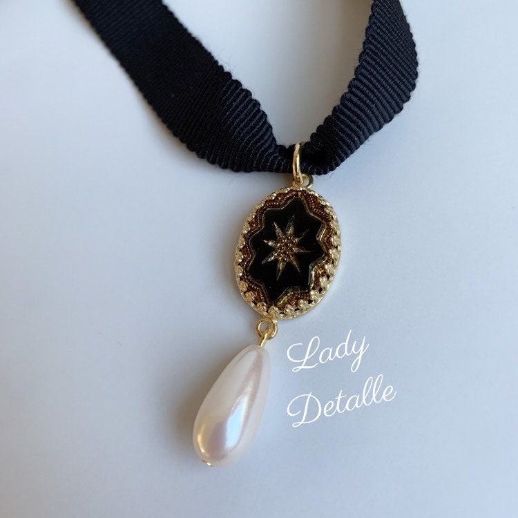Asphinien Pearl Choker Necklace Set – Baroque Teardrop Pendant With Gold Chain & Silk Bow - View #4