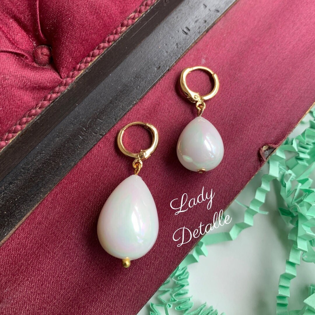Mens SHELL PEARL Earring, Gold or Silver, Reproduction