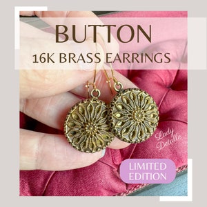 16k Gold Victorian Messing KNOPF Ohrringe, große runde 16k Gold dünne Drähte, antike Vintage Knopfkrone Ohrringe, Mitte viktorianischer Reproduktion