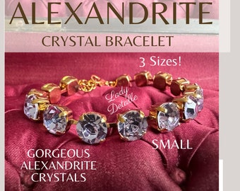 Bracelet en ALEXANDRITE petit ou minuscule, or ou argent, bijoux faits main minuscules ou petits, pierres de CRISTAL haut de gamme aux couleurs changeantes