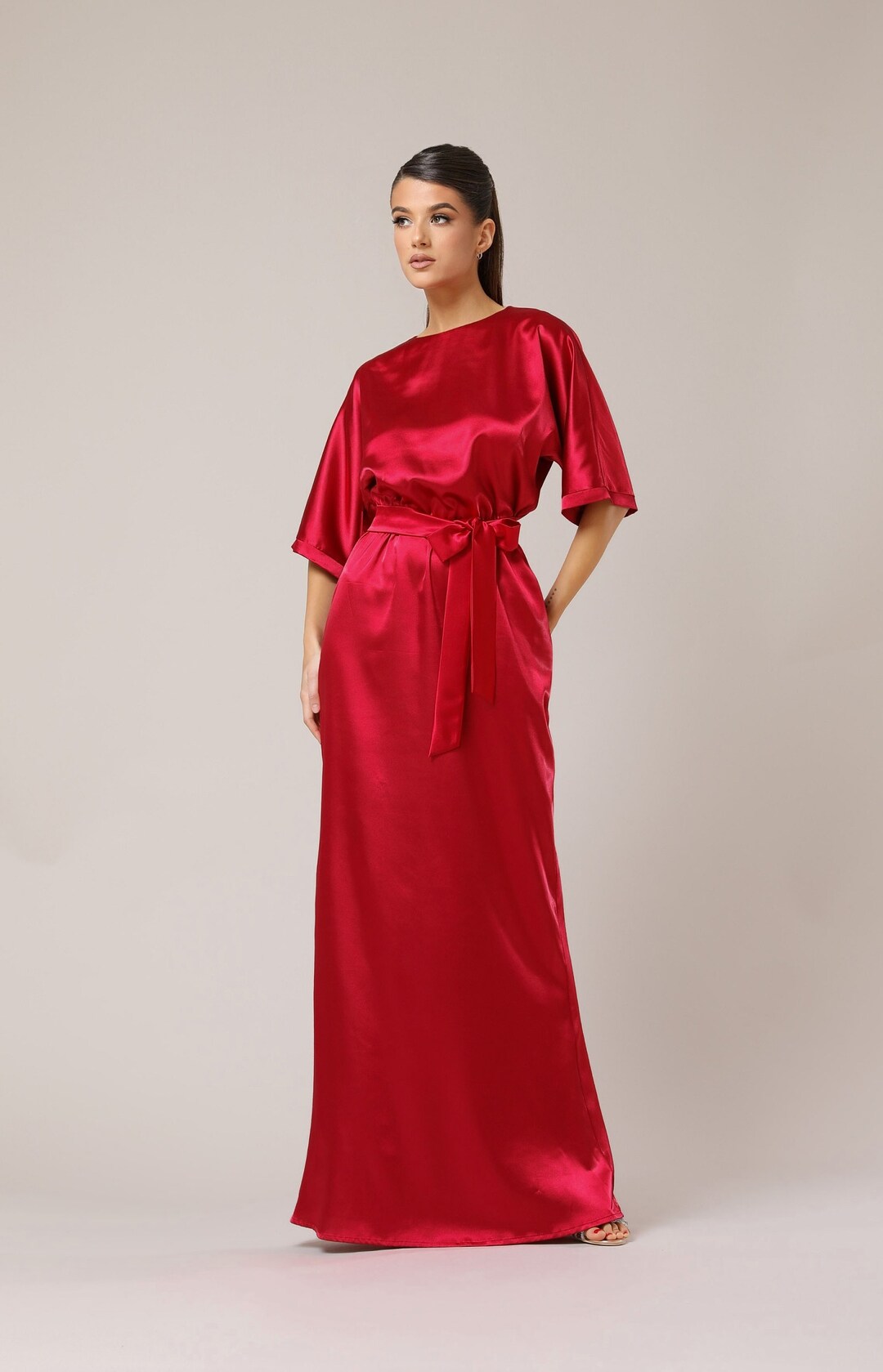 Abito lungo in raso rosso, elegante abito da damigella d'onore con