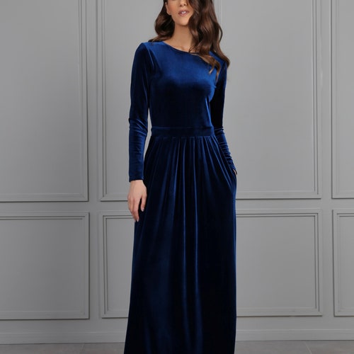 Bridesmaid Velvet Dress Crew Neck Closed Back Long Sleeves With Pleats Pockets Waistband Sash Maxi Women Velvet Dress
