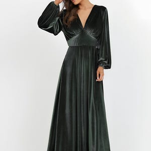 Elegant V neck velvet dress, long balloon sleeve dress, evening dress, velvet bridesmaid dress dusty sage.
a dress has Deep V neckline with gathered bust, Loose cuffed long sleeve, Wide waistband, A- line style, Floor length