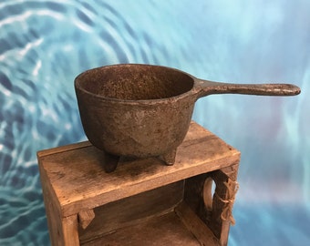 Vintage Cast Iron Mini Pot ~ Mini Smelting Pot ~ Collectible ~ Kitchen Decor