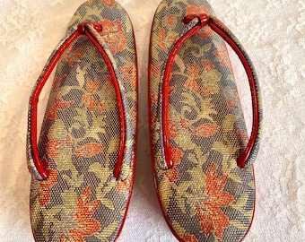 Vintage Zori Sandals ~ Japanese Style Sandals ~ Red Vinyl with Flower Design Soles ~Ladies size 5 to 5 1/2 ~ Kimono Sandals ~ Zoris Getas