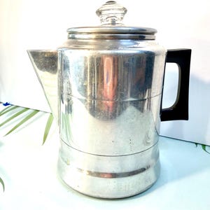 Vintage Comet Aluminum Coffee Pot ~ Percolator with Glass Knob ~ 9 cups Coffee Pot ~ Housewarmings ~ Country Chic ~ Campfire ~ Hiking ~
