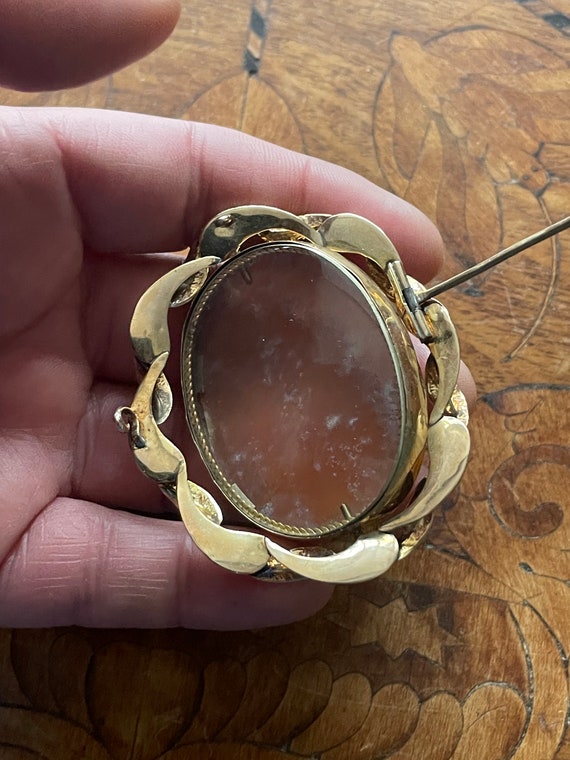 Lovely Antique Victorian Shell Cameo Gold Swivel … - image 4