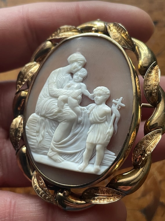 Lovely Antique Victorian Shell Cameo Gold Swivel … - image 1