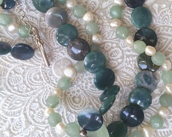 Gemstone Pendant Necklace: Agate, Aventurine, Pearls