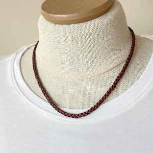 Collier personnalisé en cuir tressé à la main pour lui, elle ou enfants, cadeau d&#39;anniversaire, cadeau fête des pères, cadeau adolescent, tour de cou en cuir tressé, cadeau personnalisé