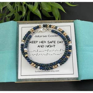 Bracelet enroulé de perles « Keep Her Safe » Code Morse - Cadeau militaire