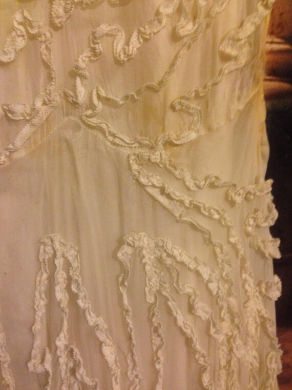 Vintage Ivory Wedding Dress - image 7