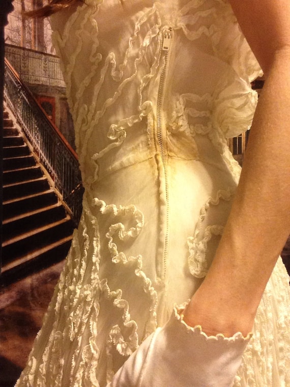 Vintage Ivory Wedding Dress - image 6