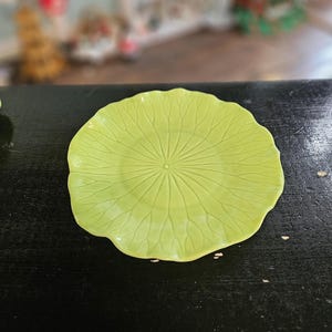 Vintage Metlox &quot;Lotus Green&quot; Dinner Plate- 10.5&quot;