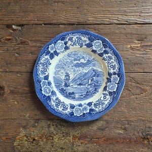 Vintage Royal Warwick "Lochs of Scotland" Loch Dich Blue Transferware Dinner Plate- 10"
