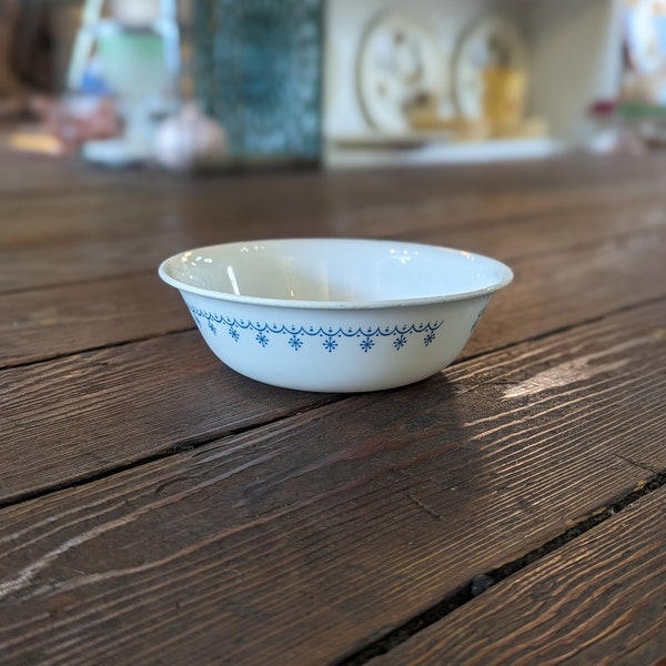 Vintage Corelle Snowflake Blue Cereal Bowl