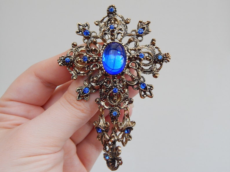 electric blue fleur de lis style brooch and clip on earrings set