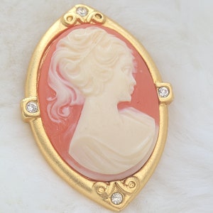 vintage cameo brooch