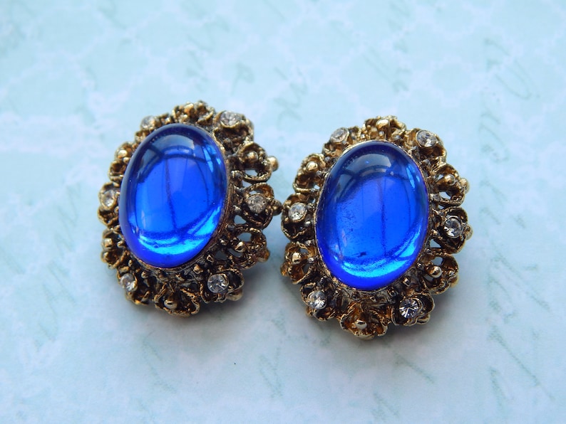 electric blue fleur de lis style brooch and clip on earrings set