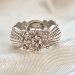 Vintage 1958 Floral Ring - Hallmarked, Handmade,Size O ( US 7 / EU 54.5)