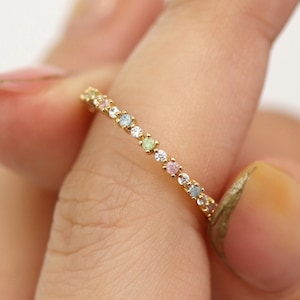 Pastell Regenbogen Ring, stapelbar stapelbar Statement Ring, stapelbar mehrfarbig pastellig, einzigartiger Ring, Geschenk für sie, Cubic Zirkonia