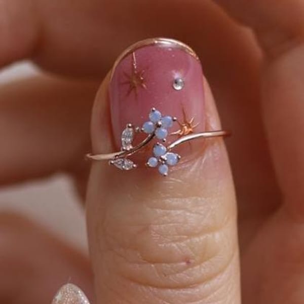 Anillo de rama de flor de piedra lunar: anillo apilable ajustable chapado en oro