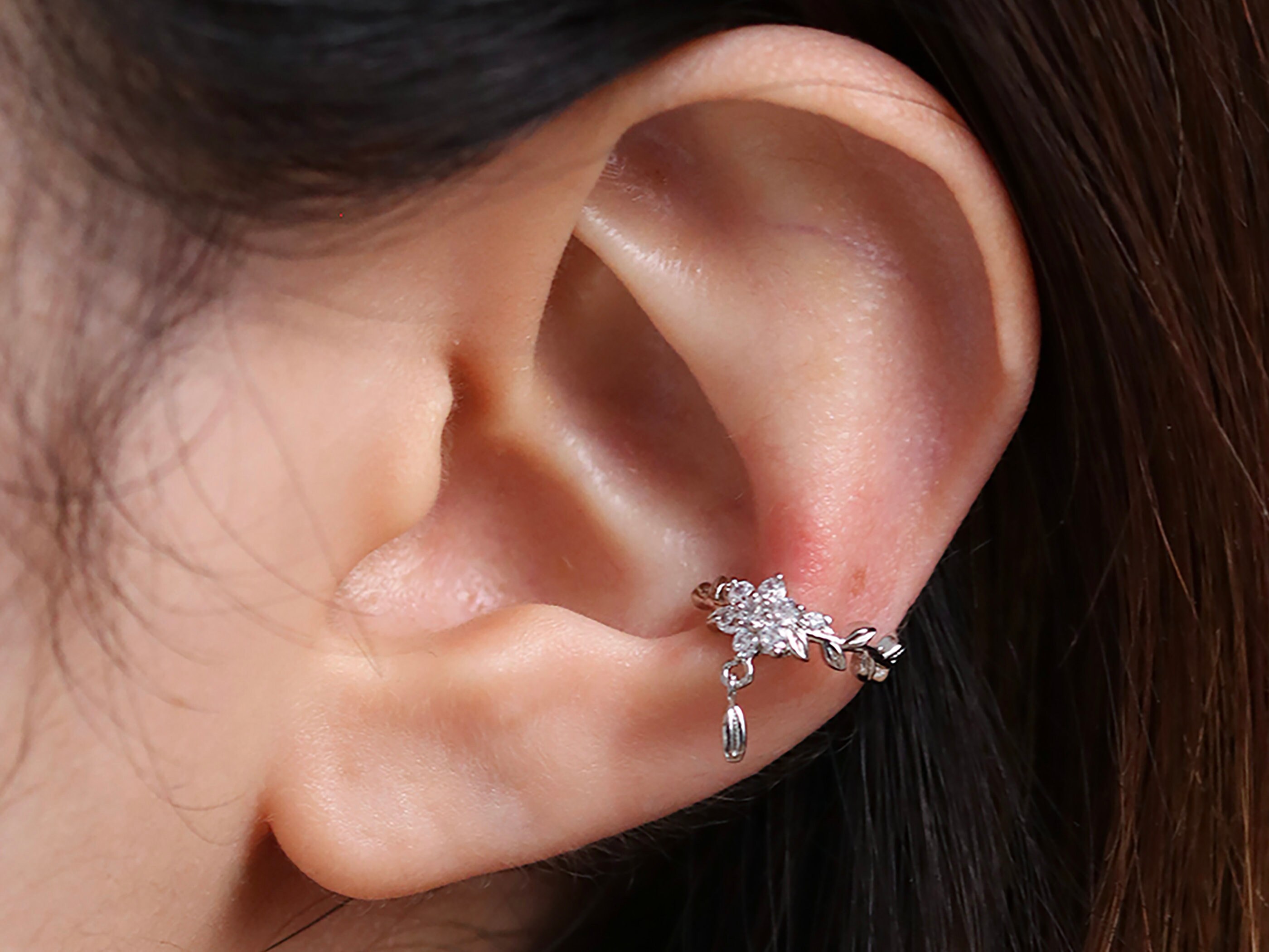 Navajo Symbol Ear Cuff #7250 (一つ) Abstract Silver Ear Cuff Earring - Chrysalis Ear Cuff | Marcella
