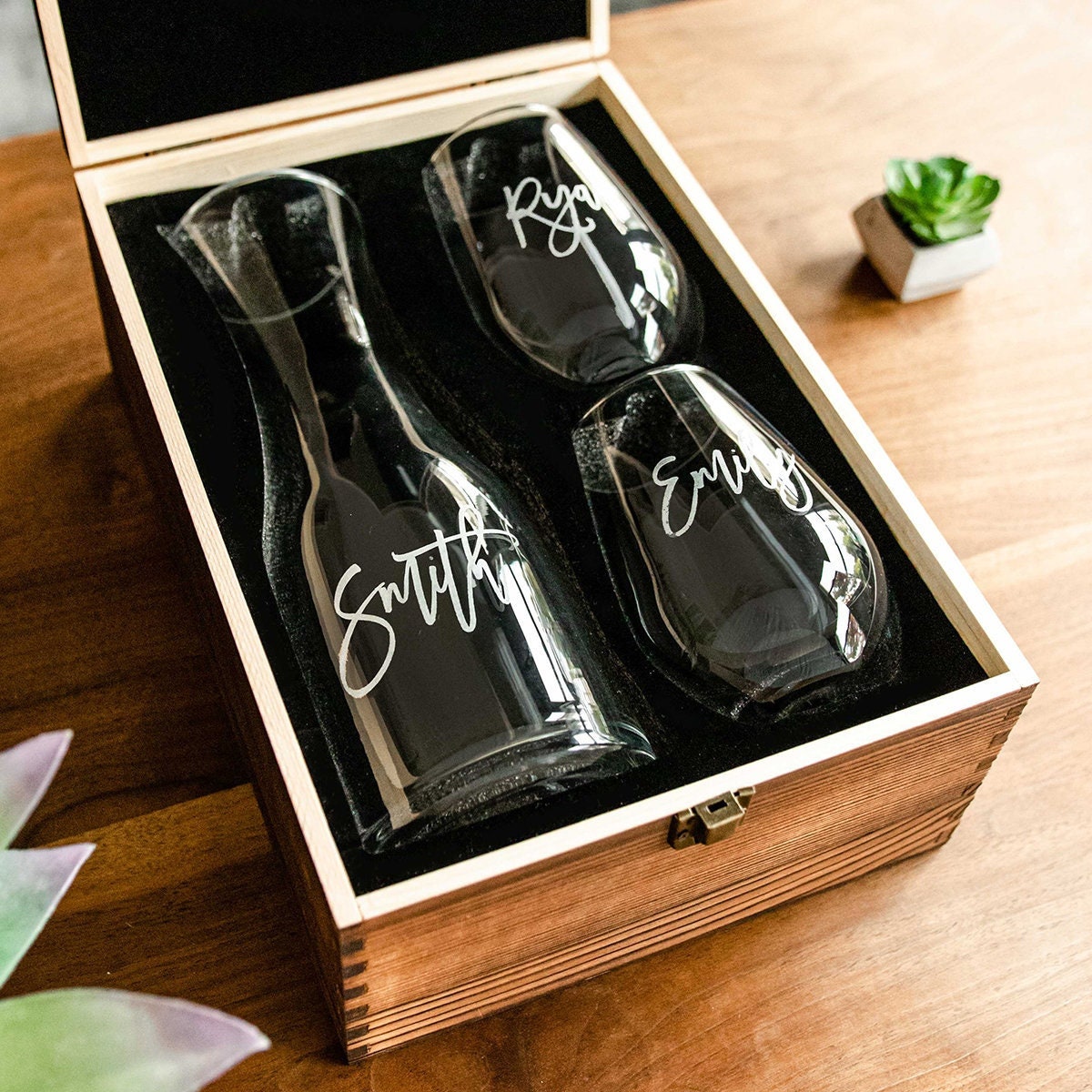 Wine Cadeau – Die Personalisierte Weinbox Für Jeden Anlass! Perfektes Geschenk Mit Gravur & Seil-Deko.
