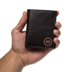 Cartera tríptica personalizada: cartera tríptica de cuero para hombre, regalo personalizado, cartera tríptica de cuero grabada, gran idea de regalo para hombres. imagen 8