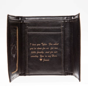 Cartera tríptica personalizada: cartera tríptica de cuero para hombre, regalo personalizado, cartera tríptica de cuero grabada, gran idea de regalo para hombres. imagen 7