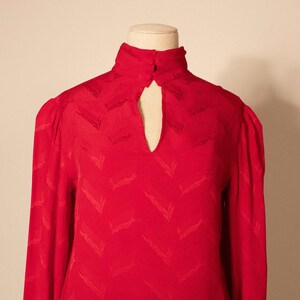 Andrea Odicini red textured silk blouse 画像 1