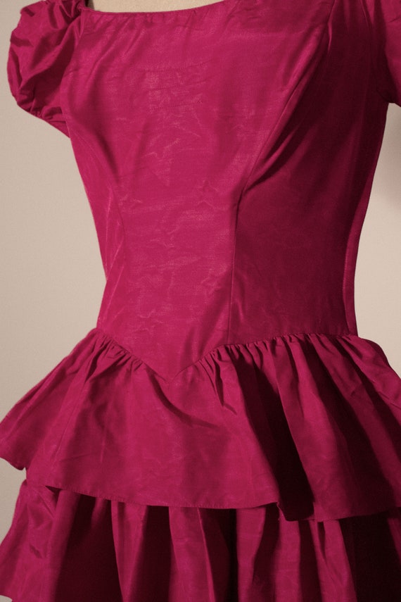 Magenta vintage puff sleeved corsetted ruffled go… - image 3