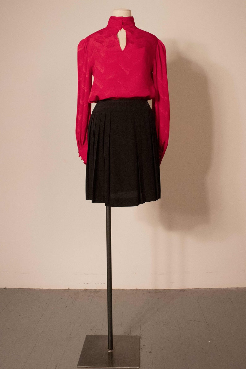 Andrea Odicini red textured silk blouse 画像 5